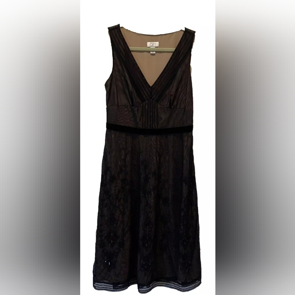 Ann Taylor LOFT Black Mesh Floral Embroidered Sequin Cocktail Dress V-Neck Lined